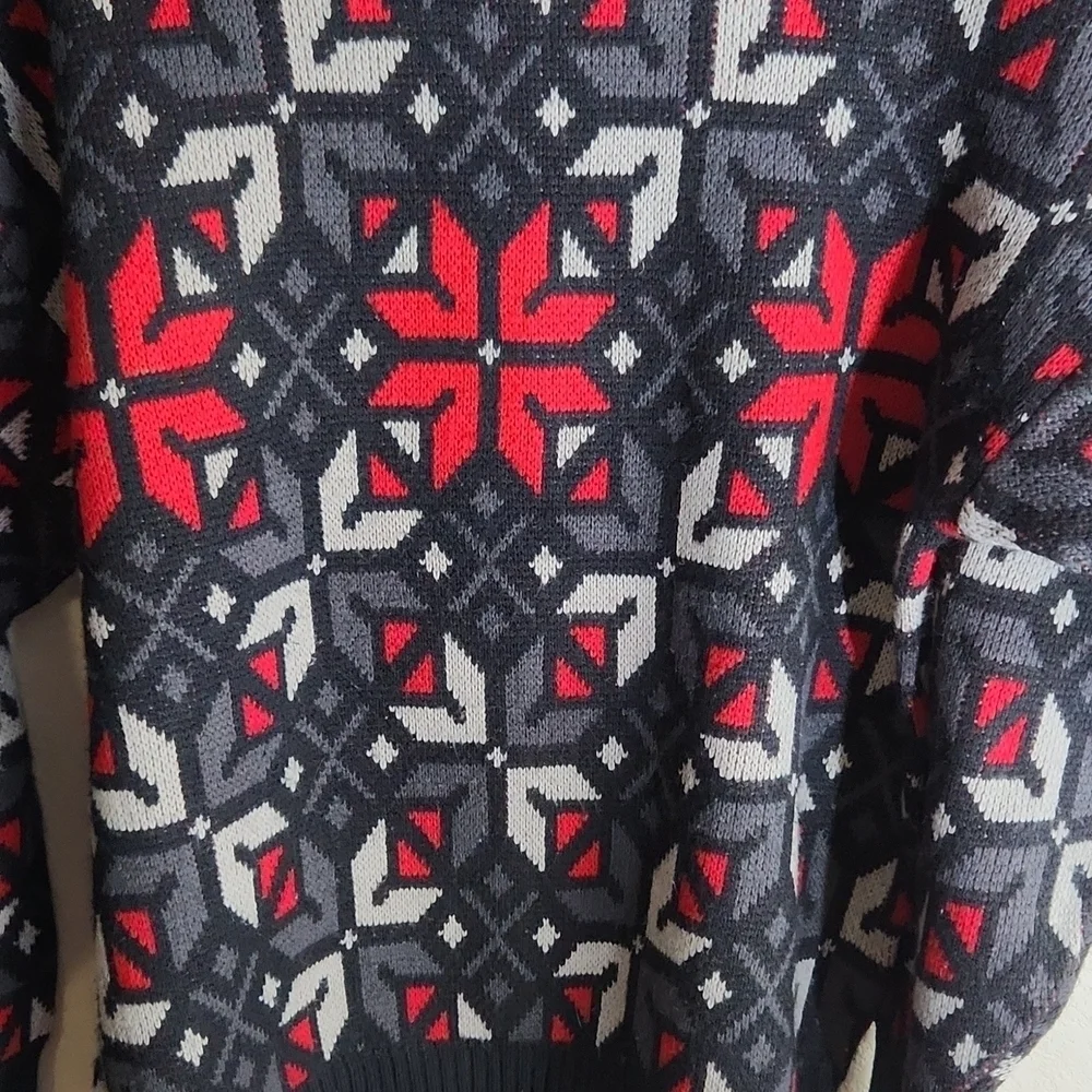 Ugly Christmas Sweater Poinsetta Medium Black Red White